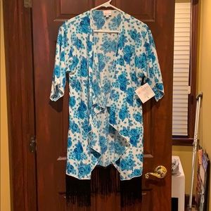 LuLaRoe white with blue flower Monroe